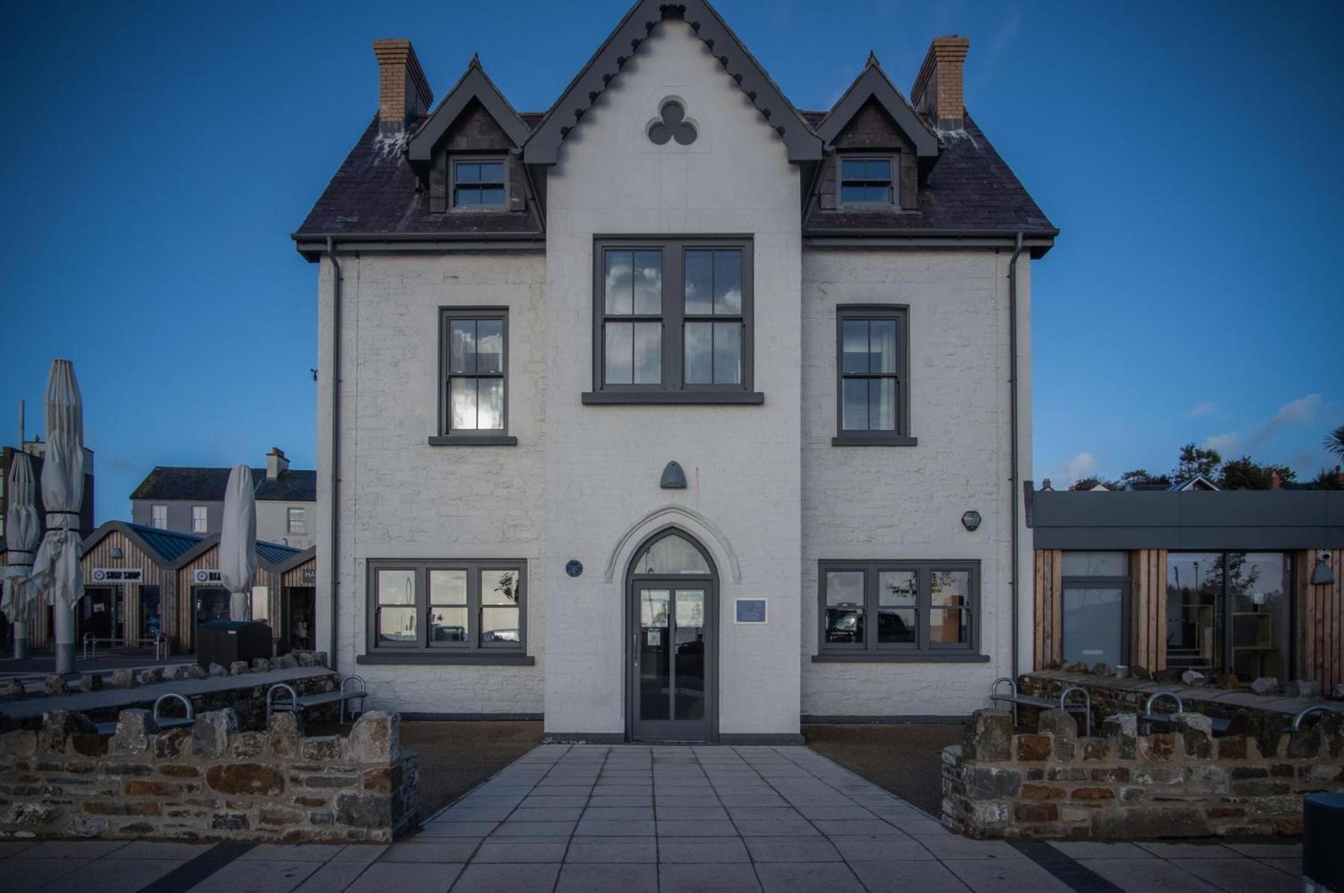 Ocean Cabins No 3 At The Square - Saundersfoot Room photo