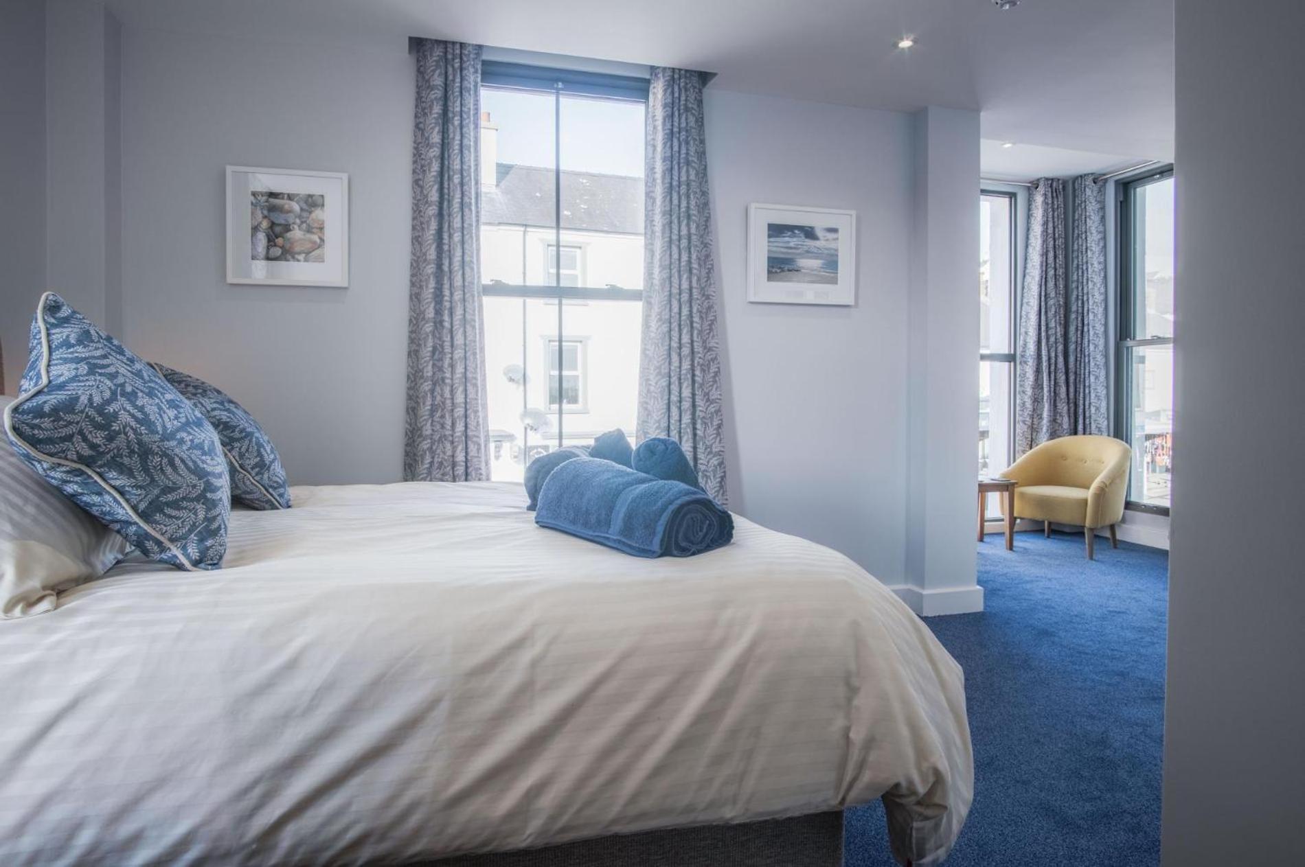 Ocean Cabins No 3 At The Square - Saundersfoot Room photo