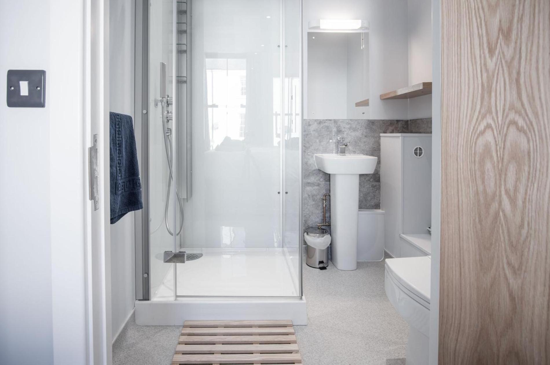 Ocean Cabins No 3 At The Square - Saundersfoot Room photo