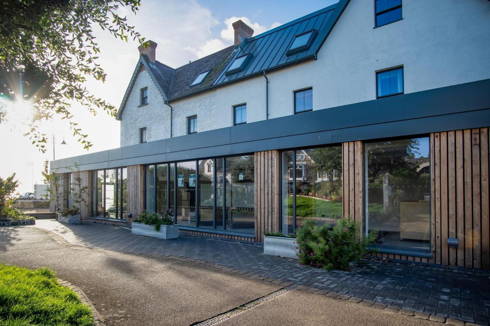 Ocean Cabins No 3 At The Square - Saundersfoot Room photo